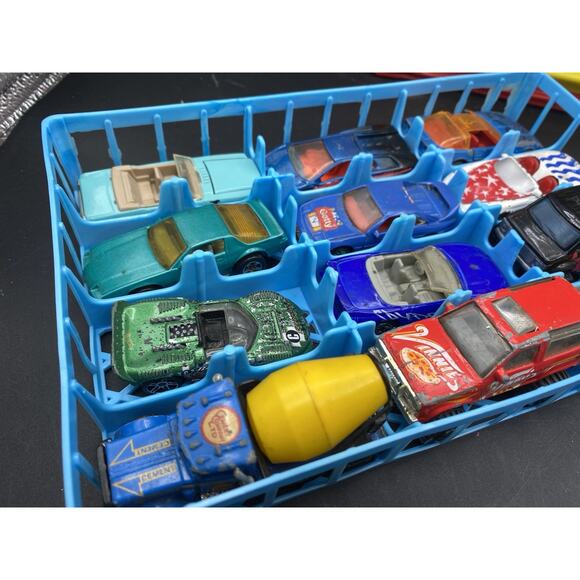 Vintage Tara Toy 24 Car Case Red # 20150 Including 22 Cars Hot Wheels Matchbox - Picture 3 of 16